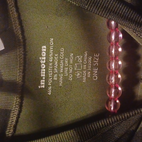 One piece - Picture 3 of 3